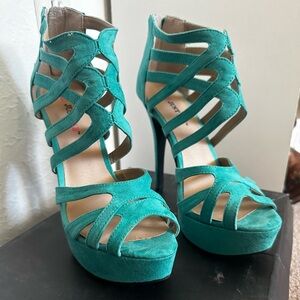 Just Fab Lilia’s Seafoam Platform Heels Size 8.5